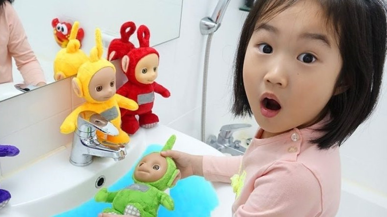 6 Yaşındaki YouTuber, 8 Milyon Dolara Mülk Satın Aldı