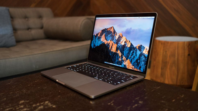 Apple’ın 16 İnçlik MacBook’u Beklenenden Erken Çıkacak