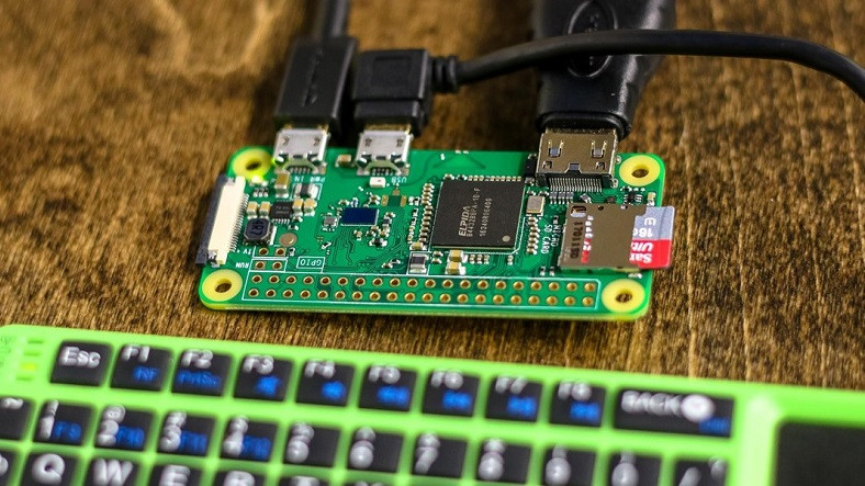 Bir Adam, Raspberry Pi Zero ile Wi-Fi Hack Modülü Yaptı