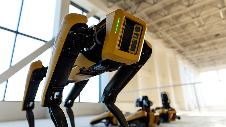 Boston Dynamics’in ‘Spot’ İsimli Robotu Satışa Çıkıyor