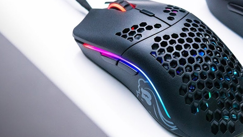 Delikli Dizayna Sahip Dünyanın En Hafif Oyuncu Faresi