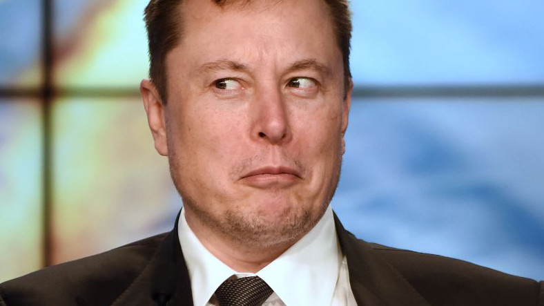Elon Musk, Tesla’da yazılımcı olmak için diplomaya muhtaçlık o