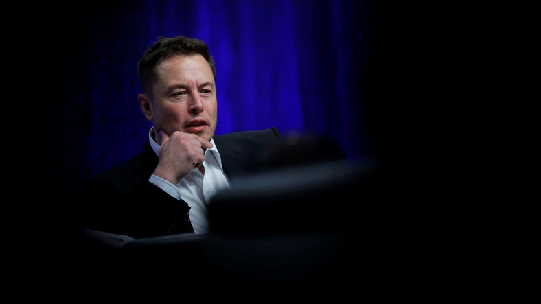 Elon Musk’tan Twitter ve Google’a ‘Bot Hesap’ Eleştirisi