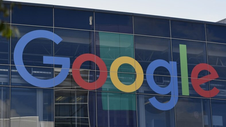 Eski Google İnsan Hakları Yöneticisi Şirketini Suçladı