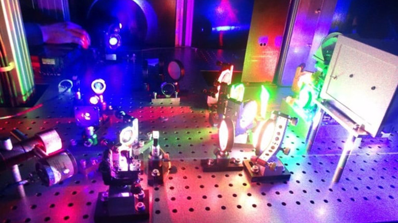 Fotoğrafları 3D Gösteren Holografik Projeksiyon Geliştirildi