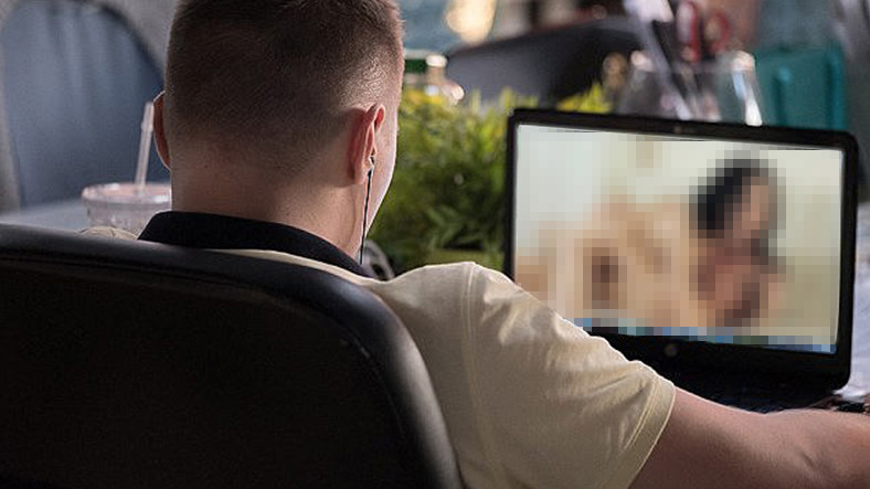 Hackerlar Siz Porno İzlerken Kameranıza Ulaşabiliyor