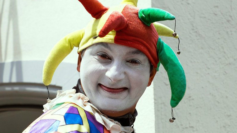 Instagrama Yeni Latife Filtresi: ‘Hangi Palyaçosun’