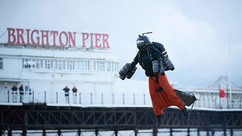 Jet Motorlu Kıyafetiyle Dünya Rekorunu Kırdı