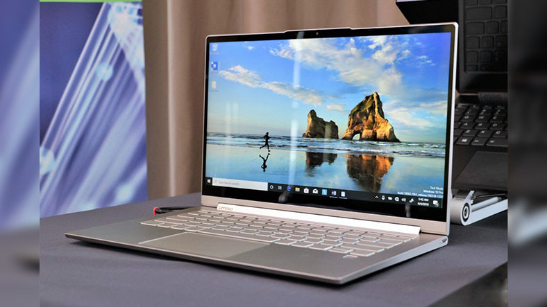 Lenovo, Yapay Zeka Takviyeli Yoga Laptop’larını Duyurdu