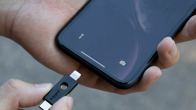 Lightning Uyumlu Güvenlik Anahtarı Yubikey 5Ci Tanıtıldı
