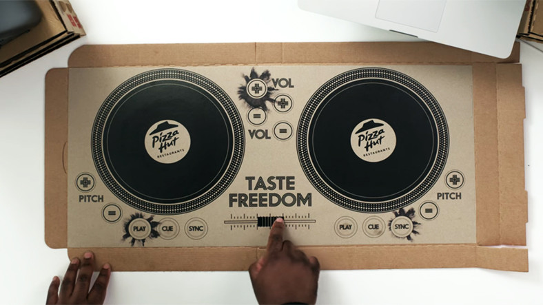 Pizza Hut, Dünyanın Birinci Çalınabilir DJ Pizza Kutusunu Üretti