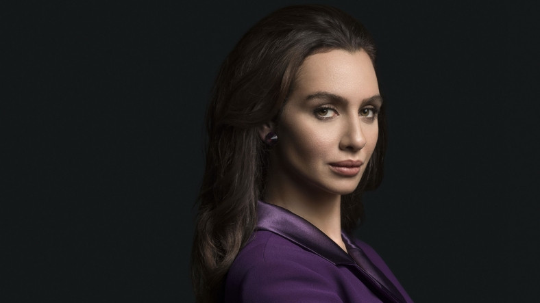 Tekçe Akalay’ın Fotoğrafı Çıplaklık Gerekçesiyle Kaldırıldı