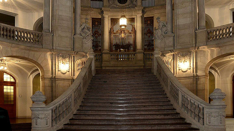 Windows 95 Kullanan Mahkemenin IT Sistemi Çöltü