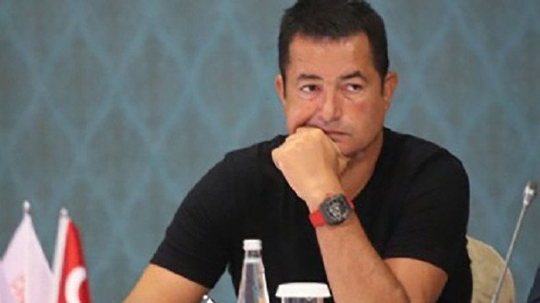 Acun Ilıcalı’nın Taktığı 2 Milyon TL’lik Saate Baktık