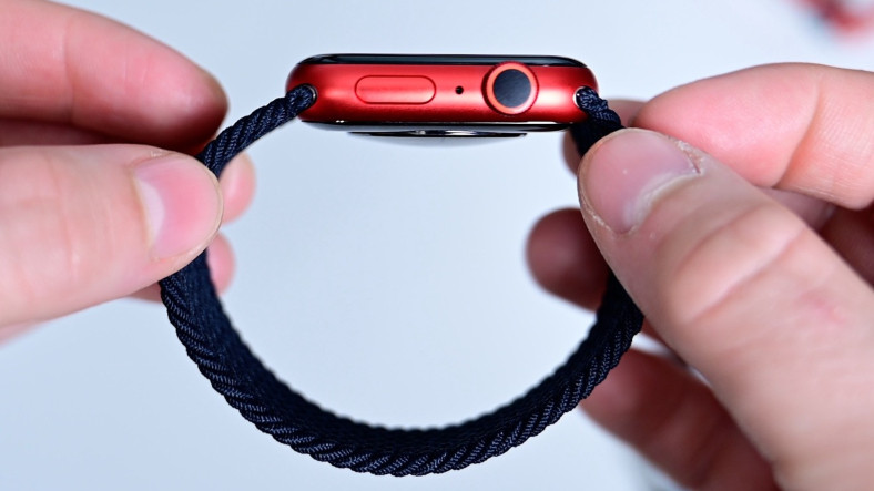 Apple Akıllı Saatler İçin Biri Silikon, Biri Örgü İki Kordon