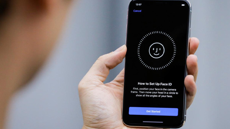 Apple, Mac’lere FaceID Teknolojisini Getiriyor