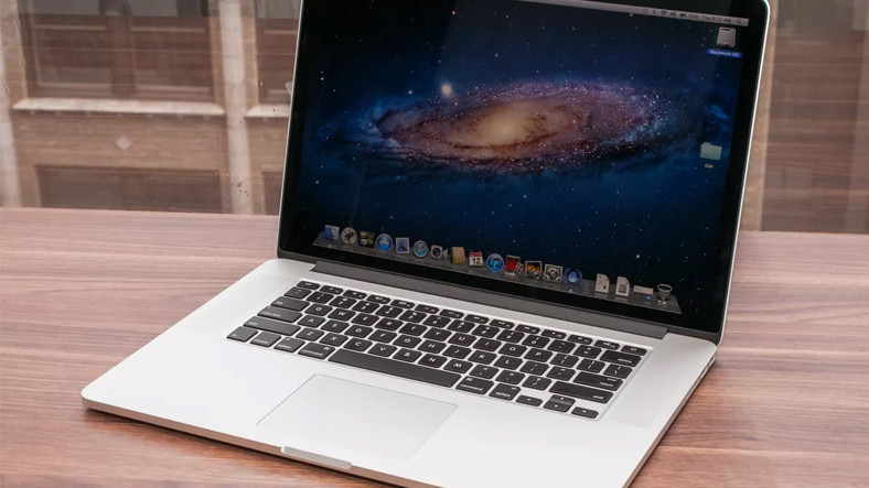 Apple, Retina Ekranlı Birinci MacBook Pro’nun Fişini Çekti
