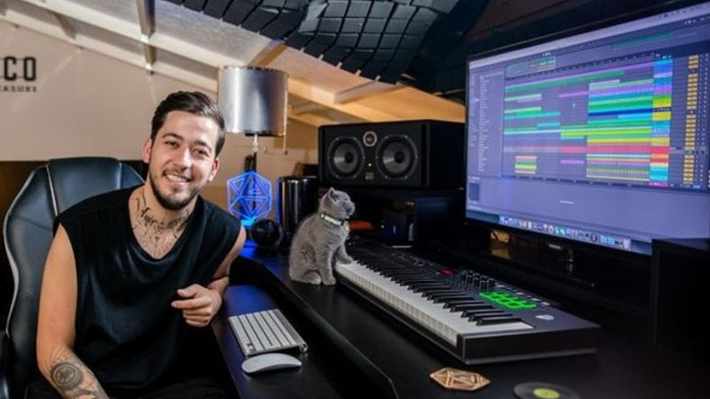 DJ Mahmut Orhan, Twitch Yayıncılığına Soyundu