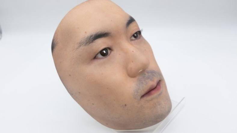 Gerçek Şahısların Yüzlerine İlişkin Gerçekçi Maskeler Satışta