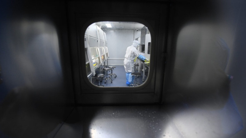 Harvard Profesörünün Koronavirüs Ürettiği Argümanı Yalanlandı