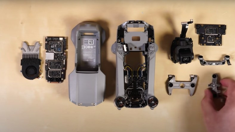 iFixit, DJI Mavic Air 2’yi Modüllerine Ayırdı (Video)