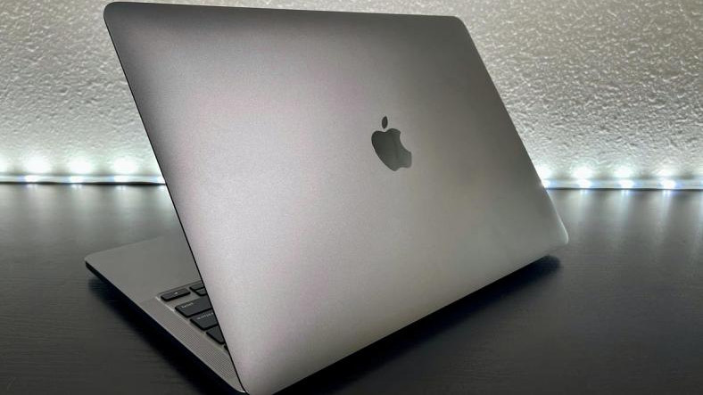 M1 İşlemcili Mac’ler 6 Ekrana İmaj Yansıtabiliyor