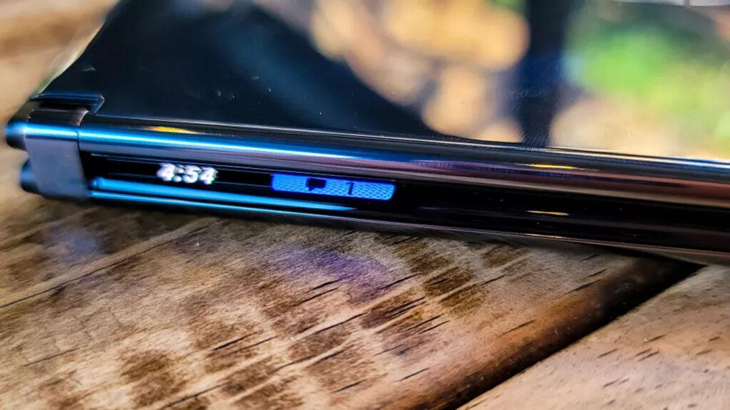 Microsoft’un yeni “gerçek katlanır” ekran patenti, çok farklı bir Surface Duo vaat ediyor