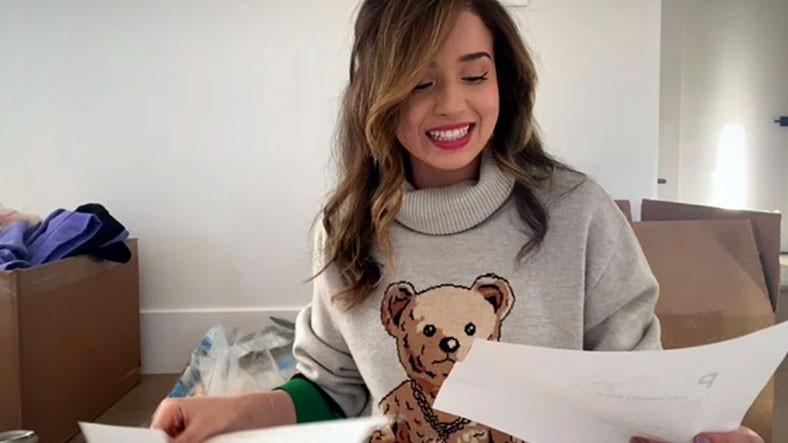 Pokimane, Takipçisinden “Erkek Arkadaş CV’si” Aldı