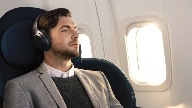 Sony, İki Yeni Kulaklıkla Geliyor