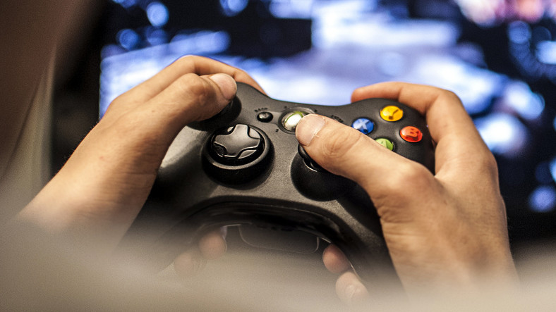 Xbox Series X Oyun Kumandasındaki Pillerin Nedeni Açıklandı