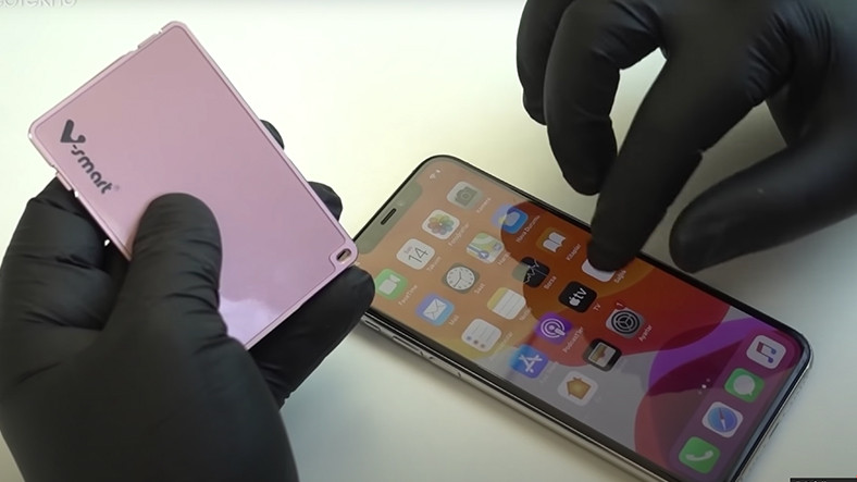 Yurt Dışı Kayıtsız iPhone’ları Beleşe Kullandıran Aparat
