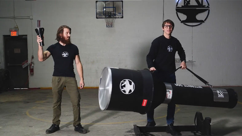 Dünyanın En Büyük El Fenerini Yapıldı