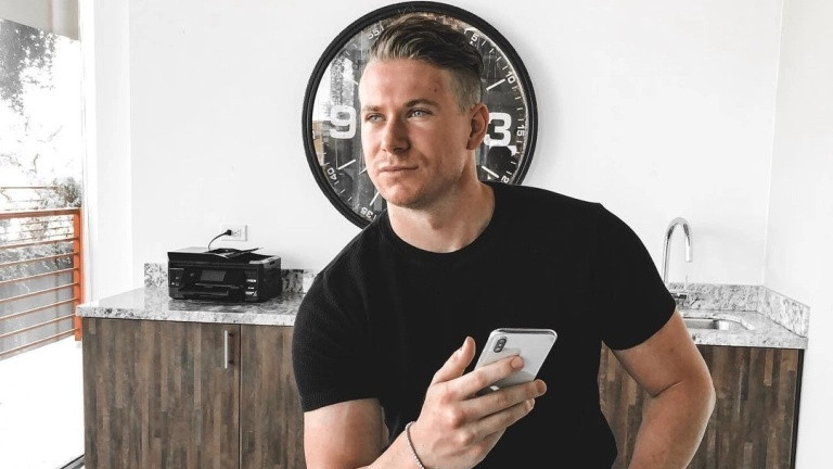 Instagram Fenomeni, Nasıl Bir Milyonere Dönüştüğünü Anlattı