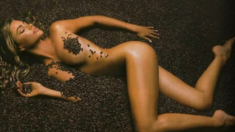 Sofia Vergara, Kahve Günü İçin Çıplak Fotoğrafını Paylaştı