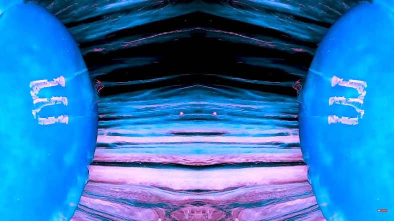 Suda Çözünen M&M’lerin Etkileyici İmgeleri