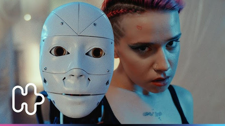 Türk Rapçi Robottan Yeni Müzik: Dünya Soğuk [Video]