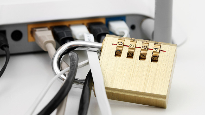 Yeni Rapora Nazaran Türkiye, İnternette Özgür Değil