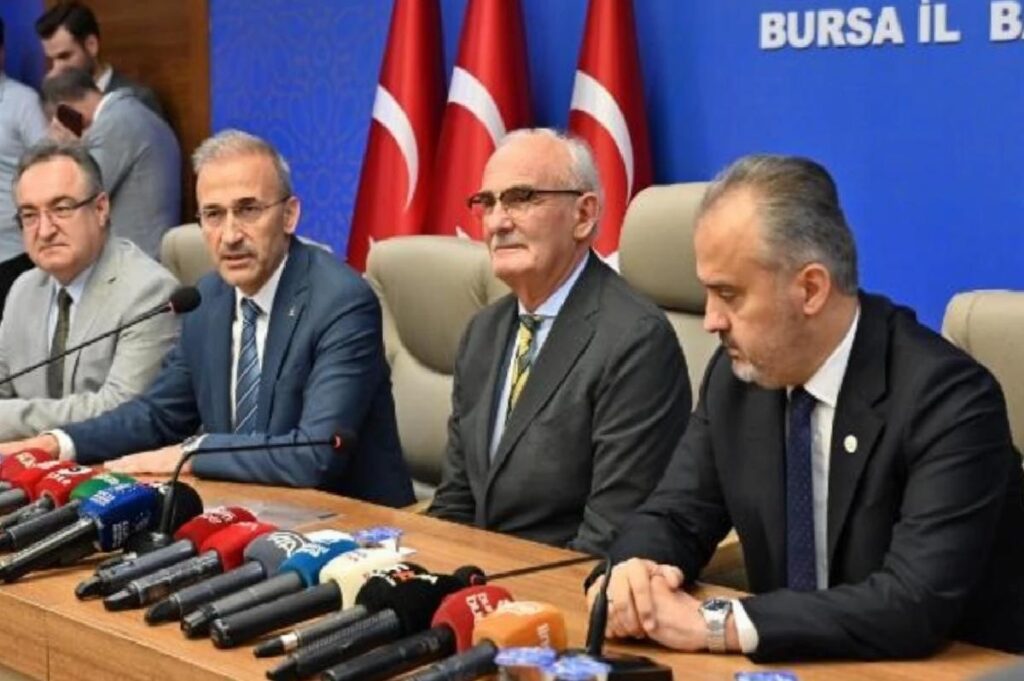 AK Parti’li Yılmaz: Noter masası darmaduman olmuş vaziyette