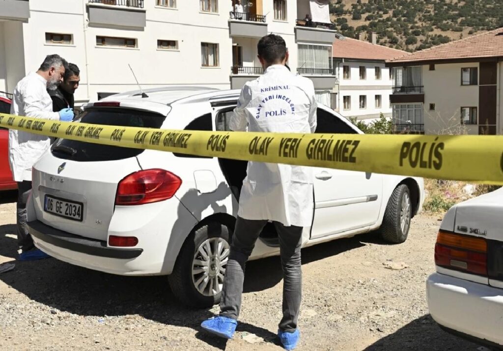 Ankara’da tartıştığı karısını av tüfeğiyle vurarak öldüren kişi intihar etti