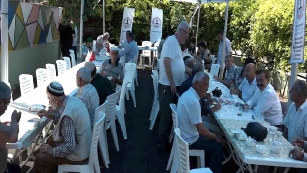 Aşure kazanları birlik ve beraberlik için kaynadı