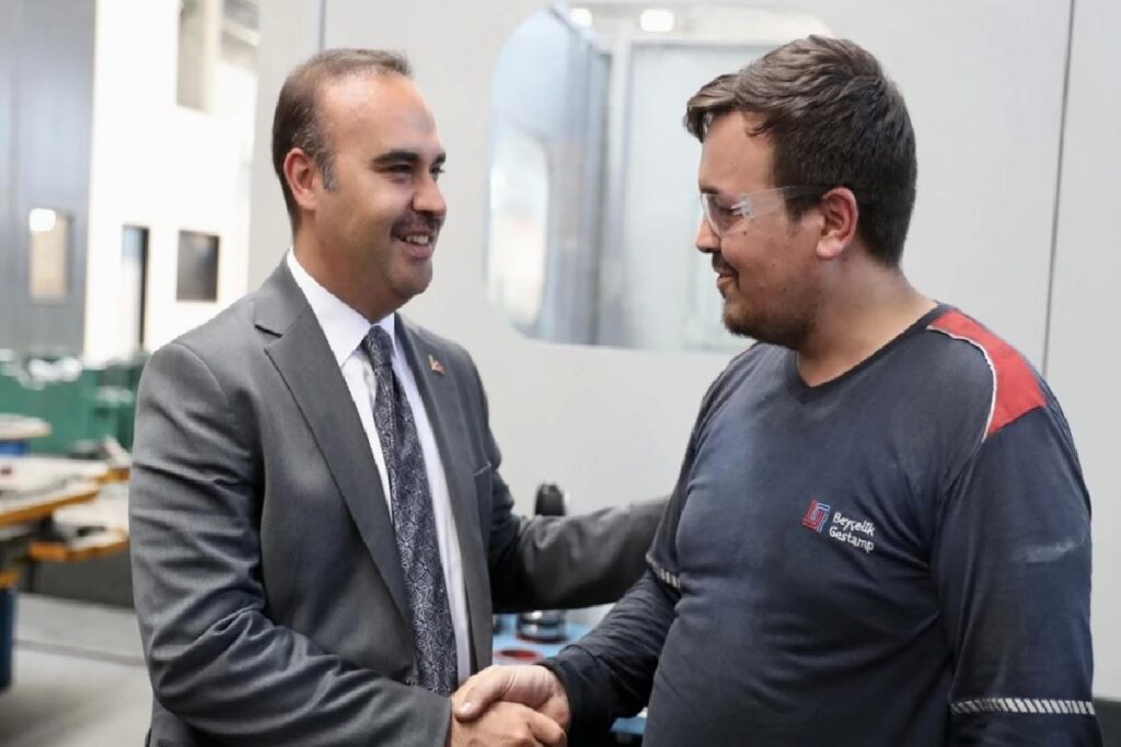 Bakan Kacır, AK Parti Bursa Vilayet Başkanlığında konuştu Açıklaması