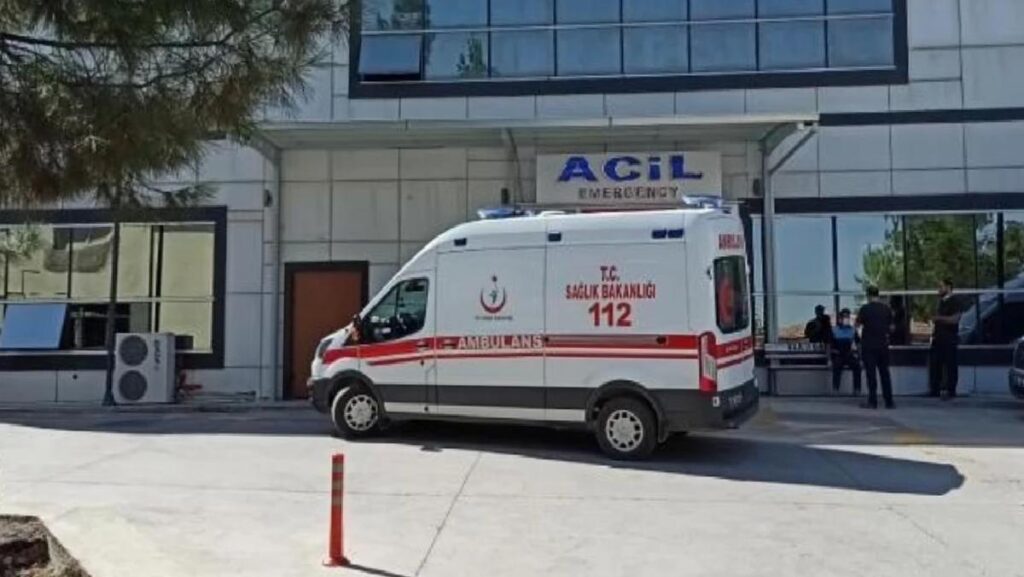 Batman’da 2 Aileden 10 Kişi Besin Zehirlenmesi Kuşkusuyla Hastaneye Başvurdu