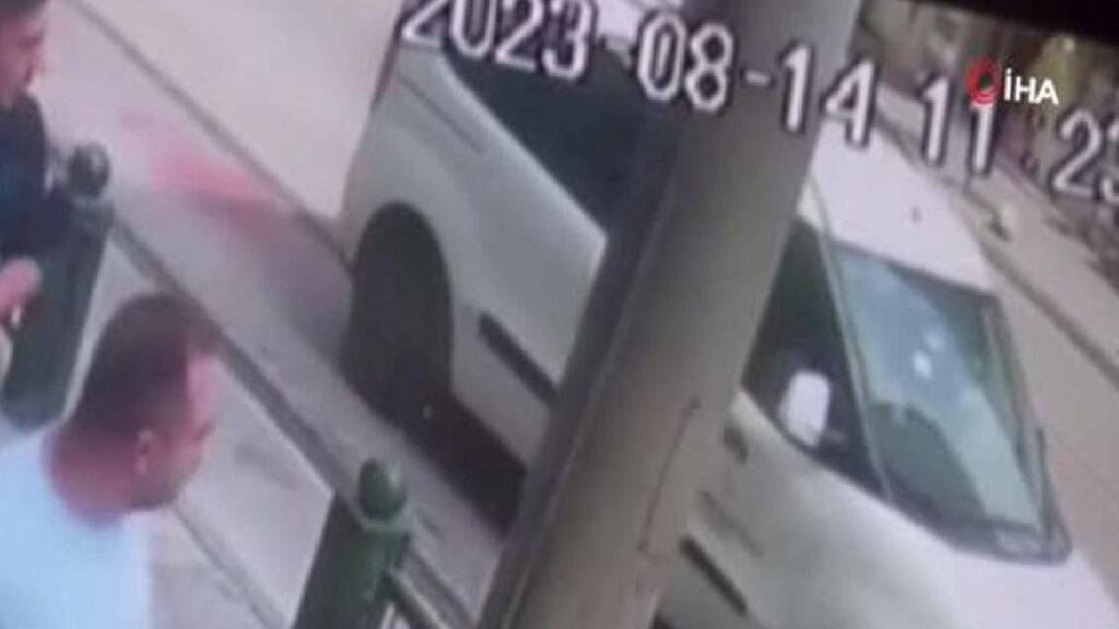 Bayan şoför trafik polisine çarptı