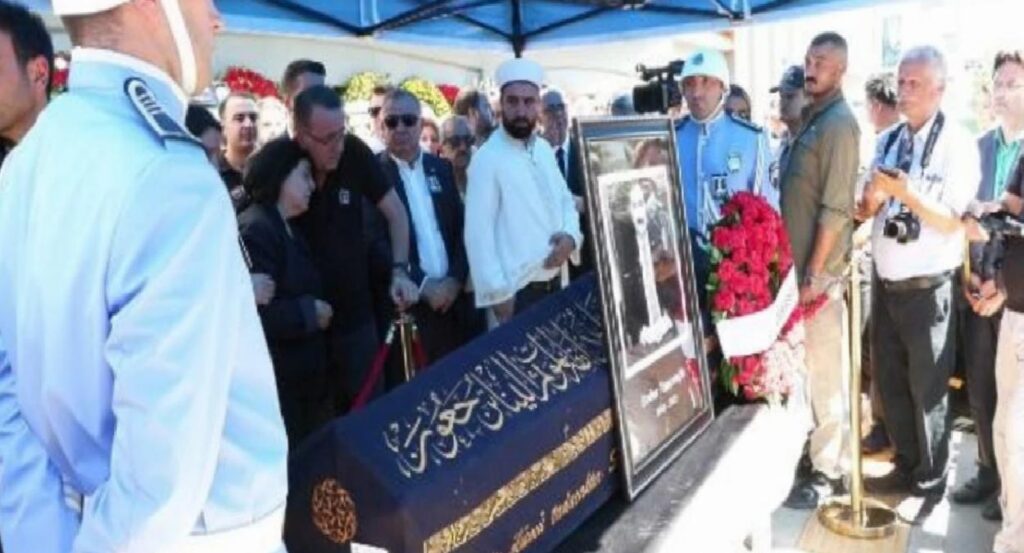 Beşiktaş Belediye Lider Yardımcısı Nadir Topçuoğlu için cenaze merasimi düzenlendi