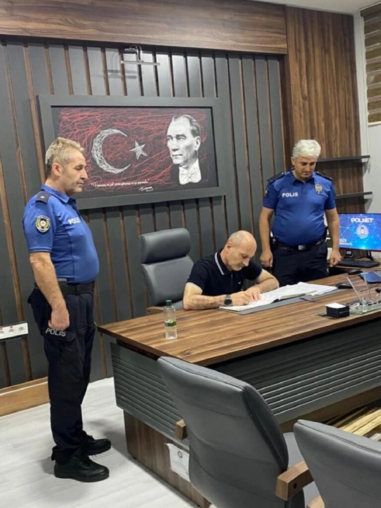 Bursa Vilayet Emniyet Müdürü Dr. Sabit Akın Zaimoğlu Polis Merkezlerini Ziyaret Etti