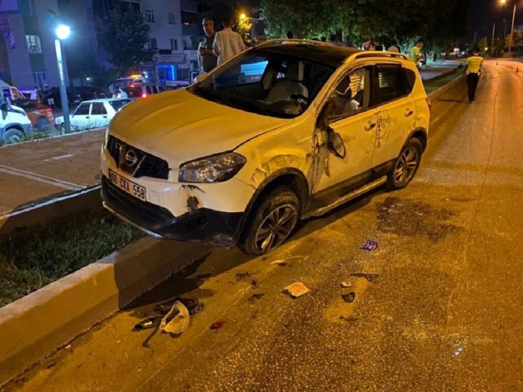 Bursa’da araba ile cip çarpıştı: 1’i çocuk 5 kişi yaralandı