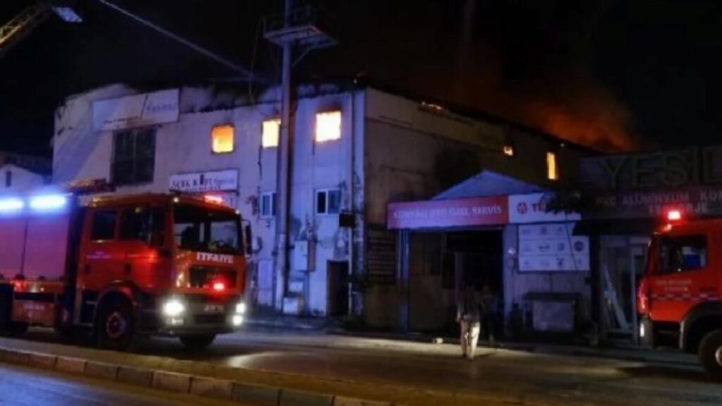 Bursa’da Fabrikada Çıkan Yangın Denetim Altına Alındı