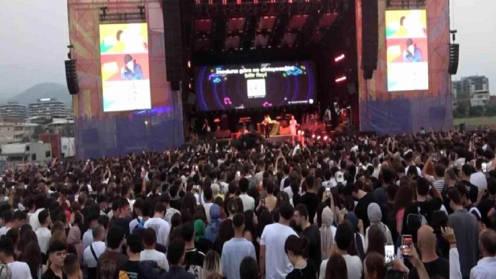 Bursa’da Güneş, Ceza ve Edis Konseri