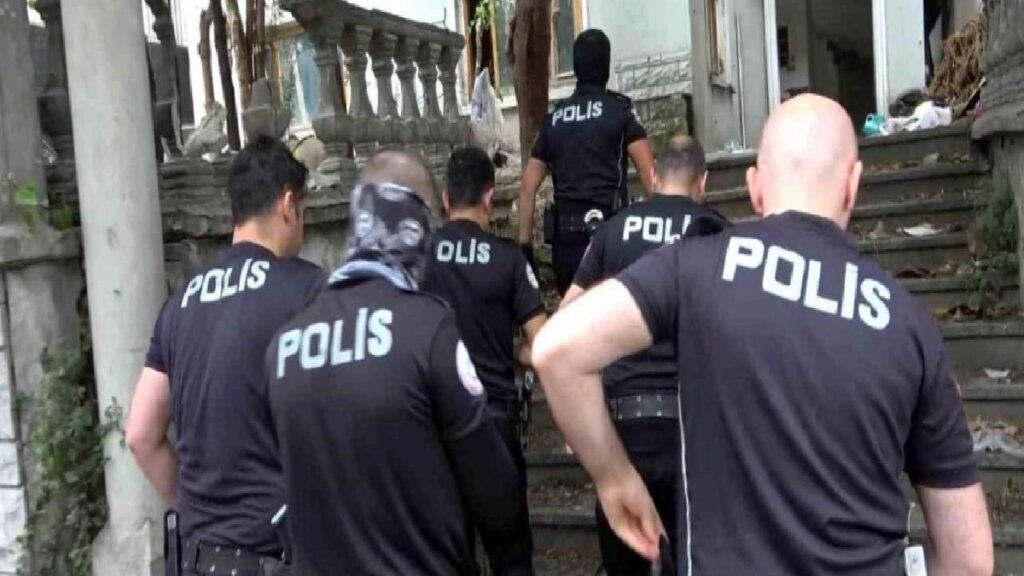Bursa’da Metruk Meskenlere Operasyon: Şüpheliler Yakalandı