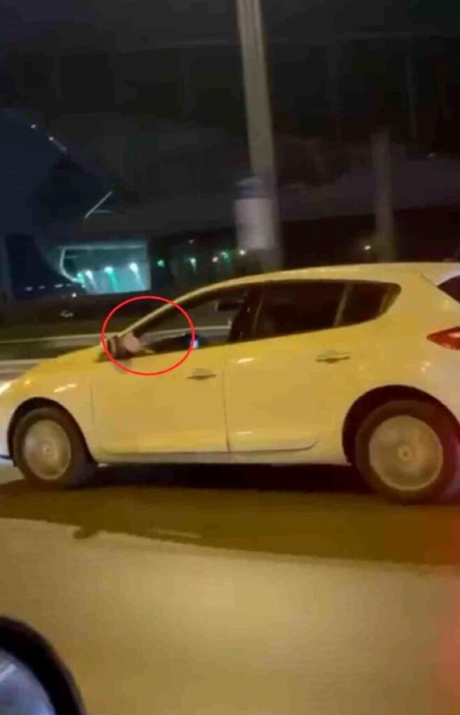 Bursa’da seyir halindeki araçta tehlikeli seyahat